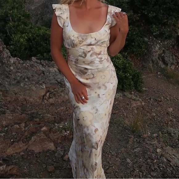 Free People Dresses & Skirts - Free People Floral Cream Maxi Slip Dress Small